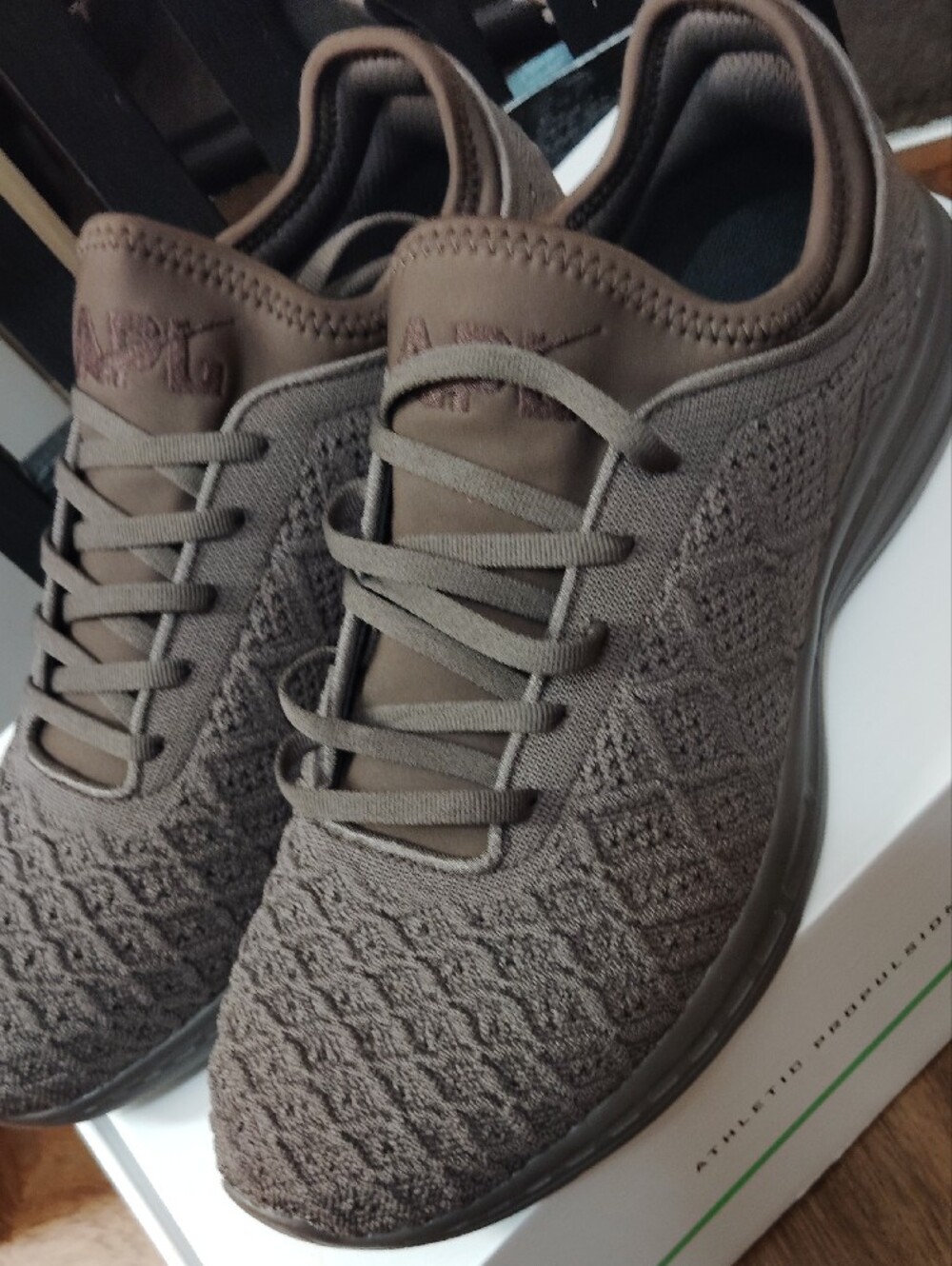 APL Men’s TechLoom Knit Trainer - Taupe Brown - Picture 2 of 6